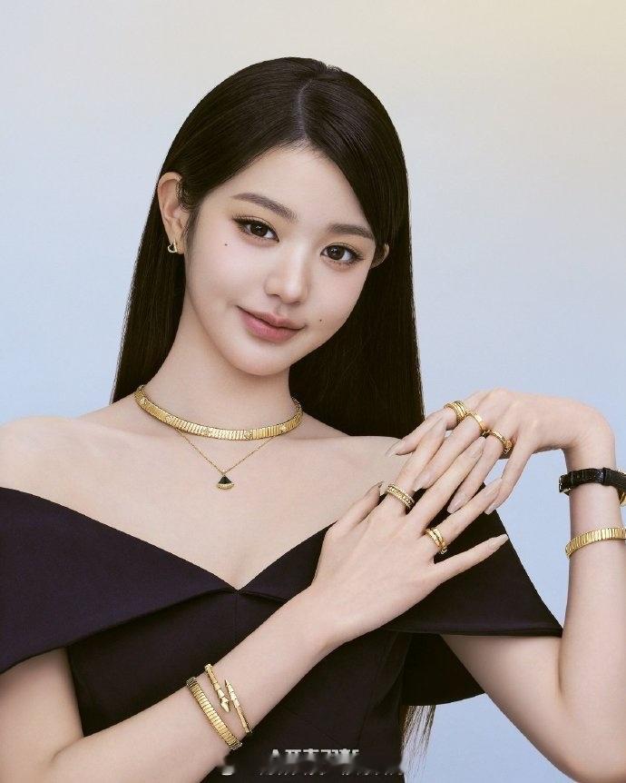 宝格丽更新张元英海报 