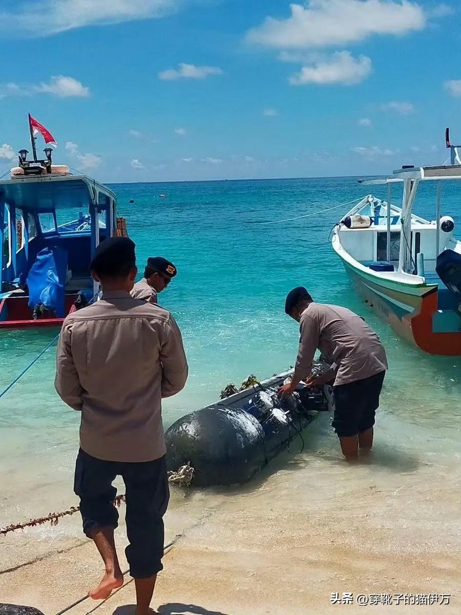 貌似无人潜航器被印尼渔民捞走了，艇身上有CSIC（即“中船重工”）和汉字“第七一