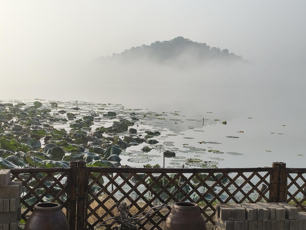 改革是持续议题：国际社会普遍认为联合国需要改革，以增强发展中国家代表性、提高效率