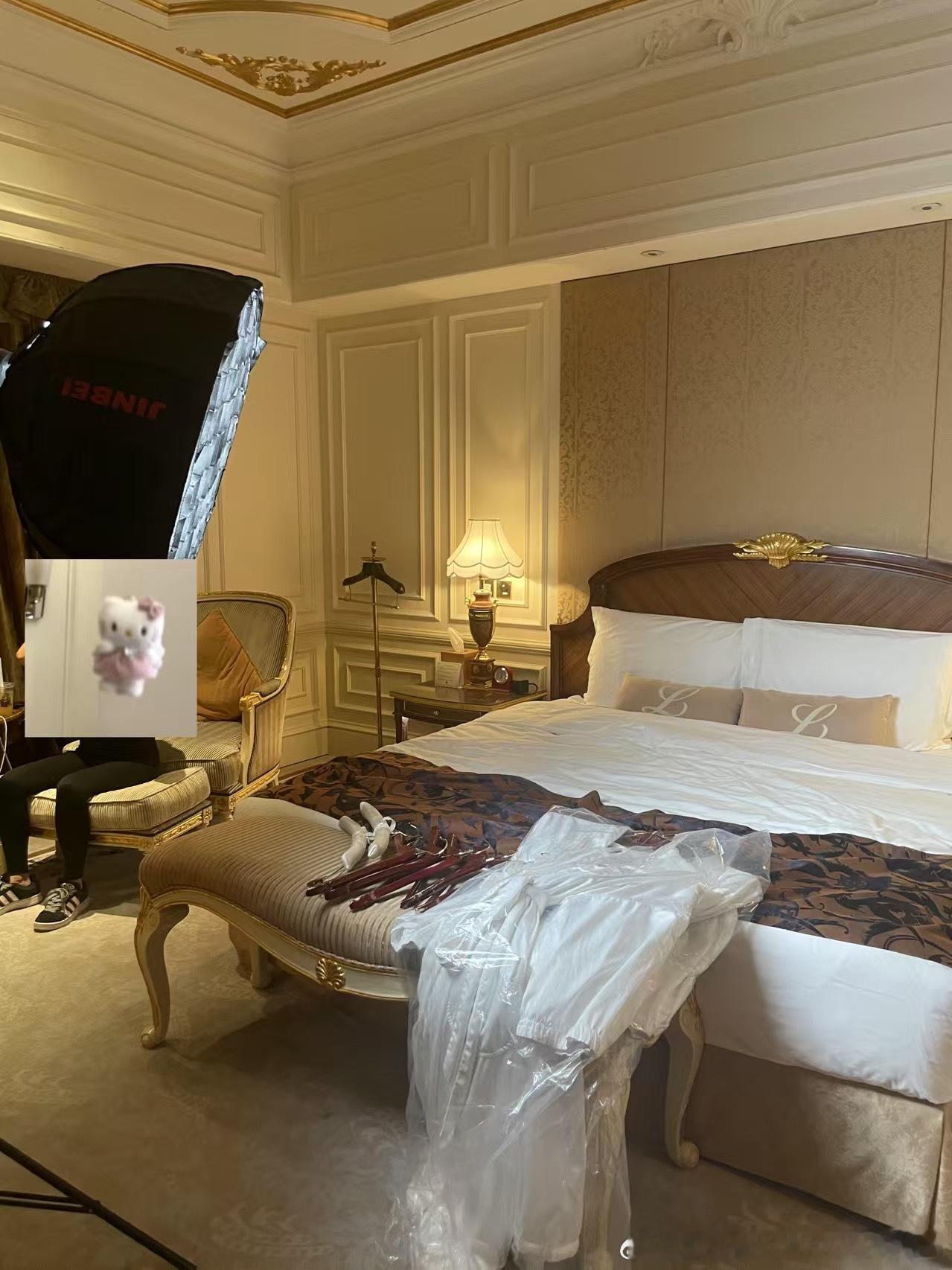 最近拍了很多秀人也有 尤果网也有520表白日 还有配套视频哦私聊我 