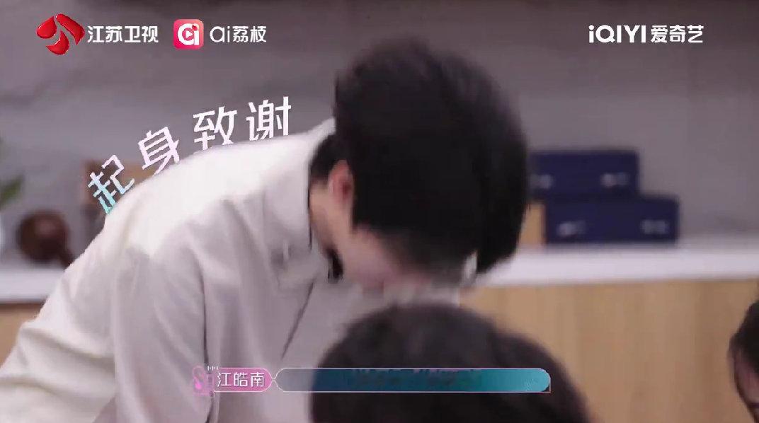 欧阳娜娜给唱片像过年给红包音乐缘计划 谁羡慕了！欧阳娜娜给唱片大方到像发红包，江