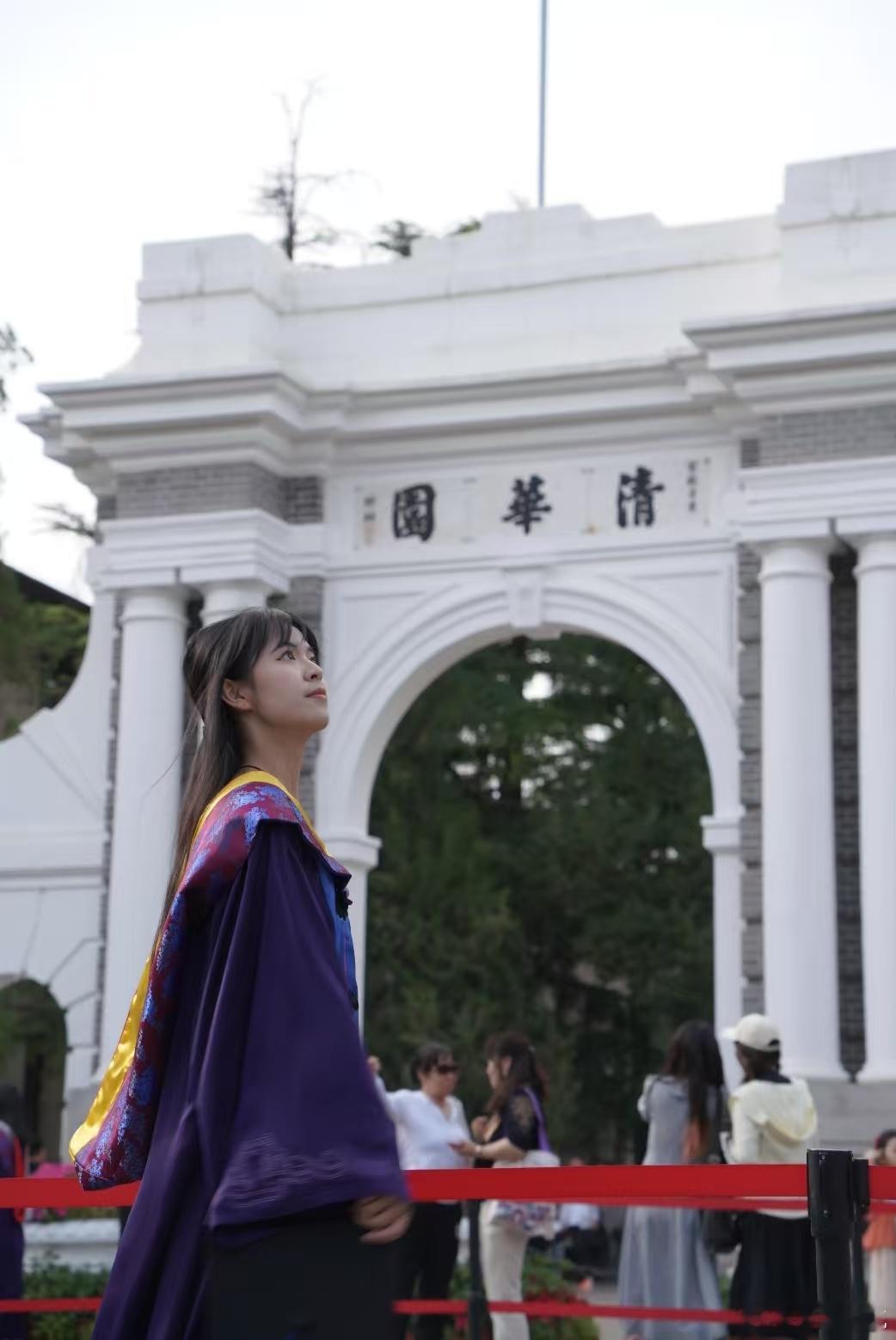 清华AI女硕士要从湖南走向全球夺金2026收官 从倒数第一到年级第一，王曦婧的逆