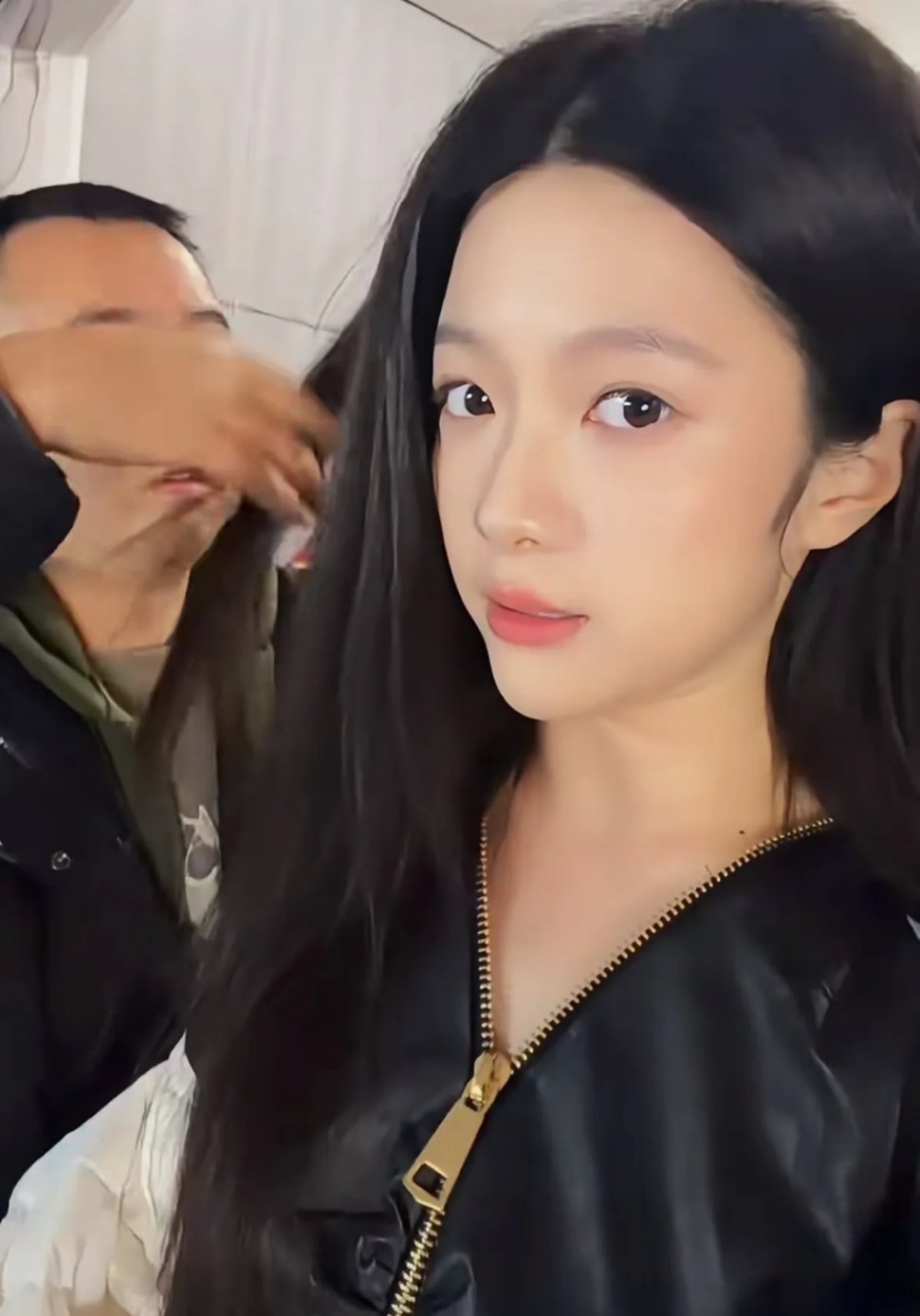 刘一诺被质疑后带大名了！提醒不理智粉丝别来沾边，直言本意没想公开，很多其他东西没