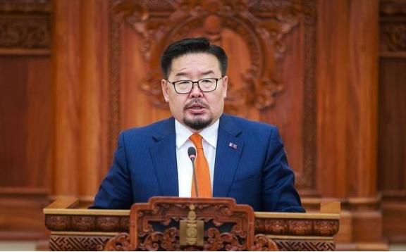 蒙古这回真是变了样！新总理曾一上台，就当着中国的面，把边境上几十年的老难题一股脑