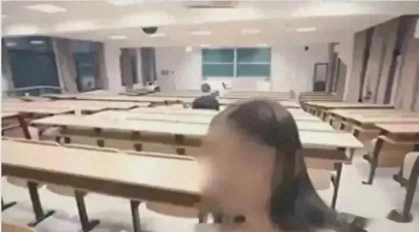 近日，淄博市发生一起教师拍摄不雅视频事件，引发广泛关注。有报道称，一名老师在学校