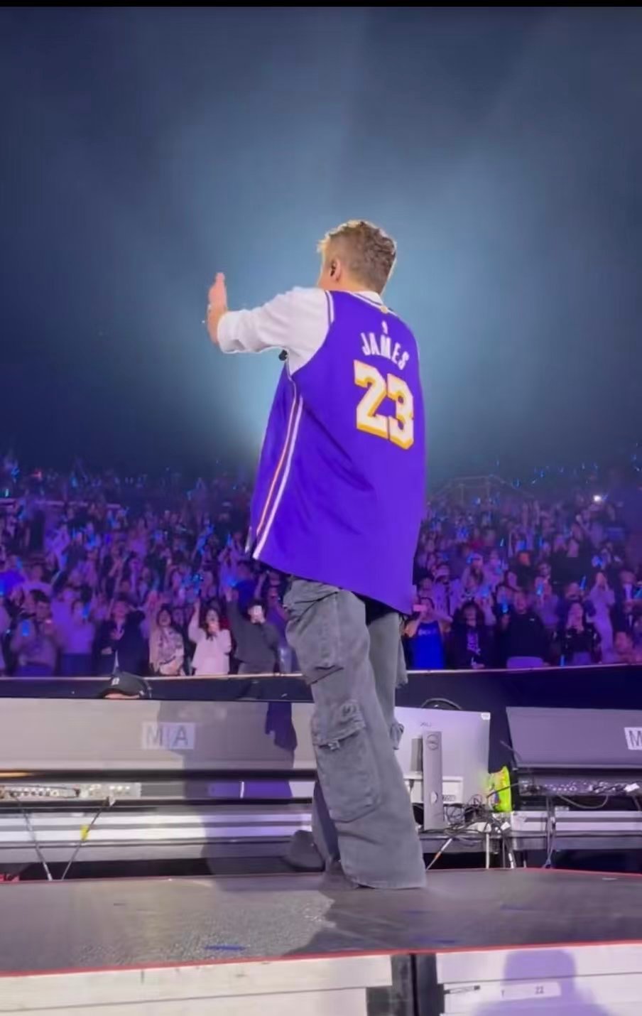 陶喆北美传奇场馆留名 华语音乐的国际高光时刻！陶喆成为首位在Kia Forum连