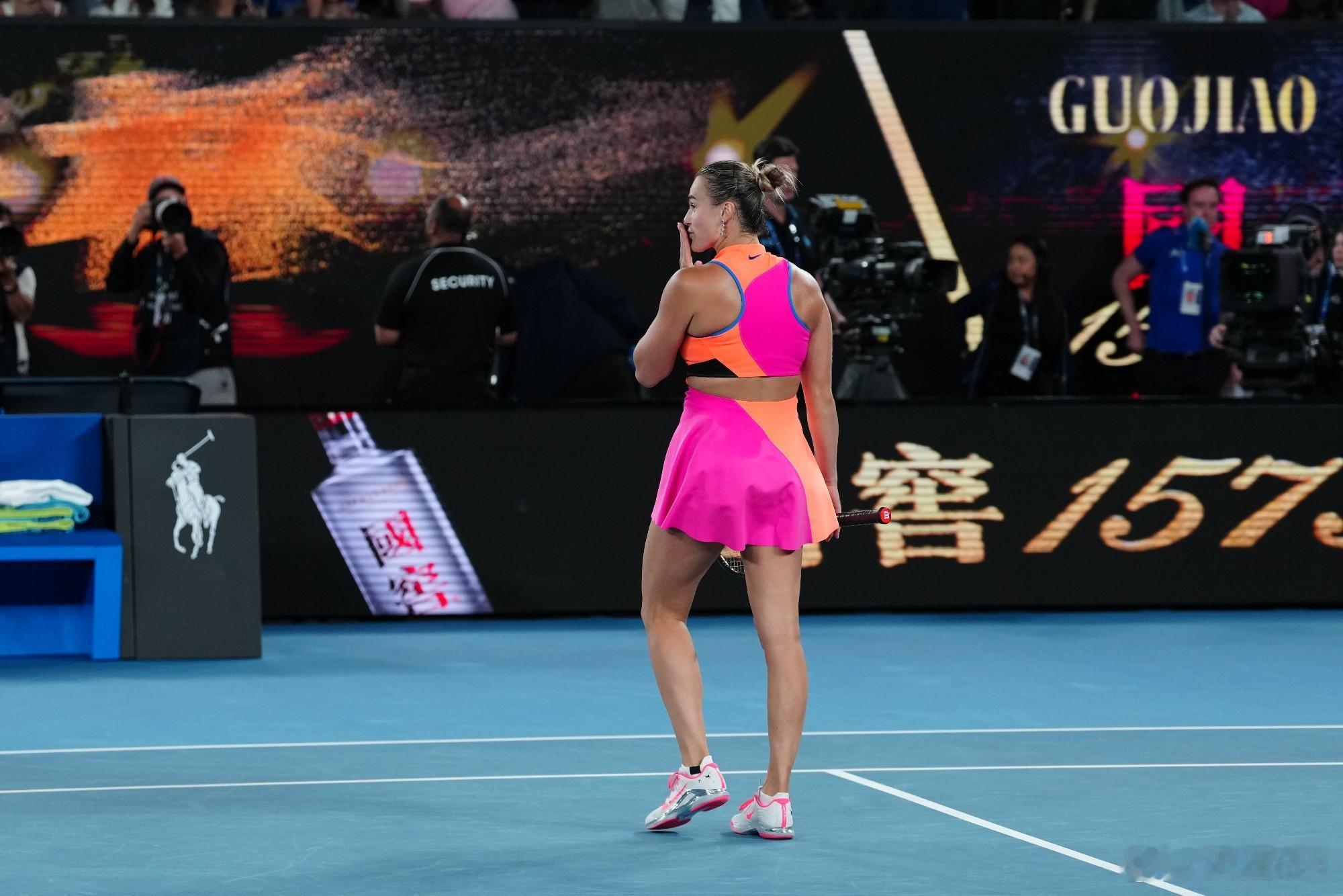 萨巴的不失一盘进入决赛让白菜的不失一盘进入半决赛以及安德列娃和高芙显得很幼稚。萨