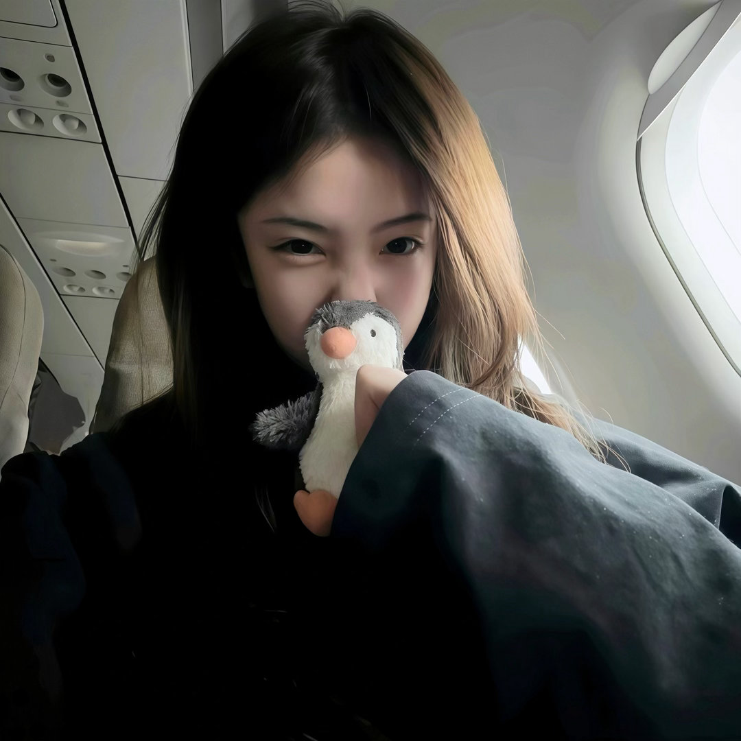 亲爱的 我要怎么和你解释 在我毫不犹豫爱你的时候 我的恐惧也同样无边无际 怕你不