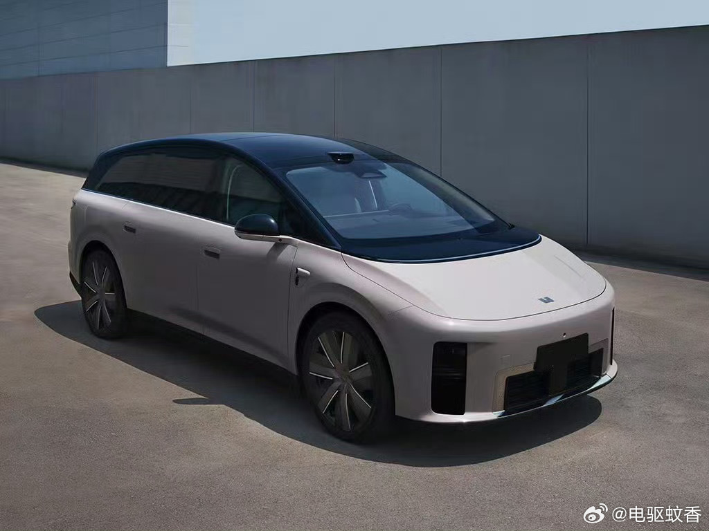 理想i9工信部信息，265胎宽，确定没有主动悬架了，第三代双腔双阀主打舒适，和M