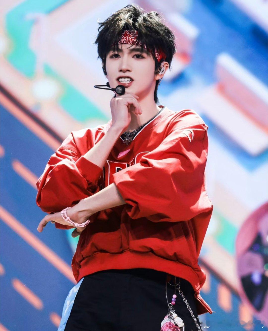 朱志鑫红包这是头一次抢棍帝的红包，大家快来朱志鑫微博预约，051宙草出手必然大方