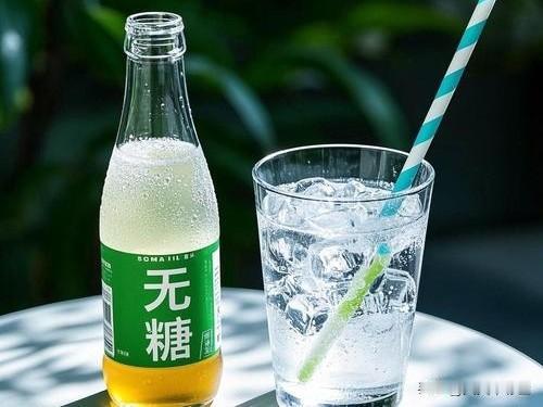 你身边有饮料不离手的人吗总的来说，“饮料不离手”更像是一面镜子，映照出当代人在工