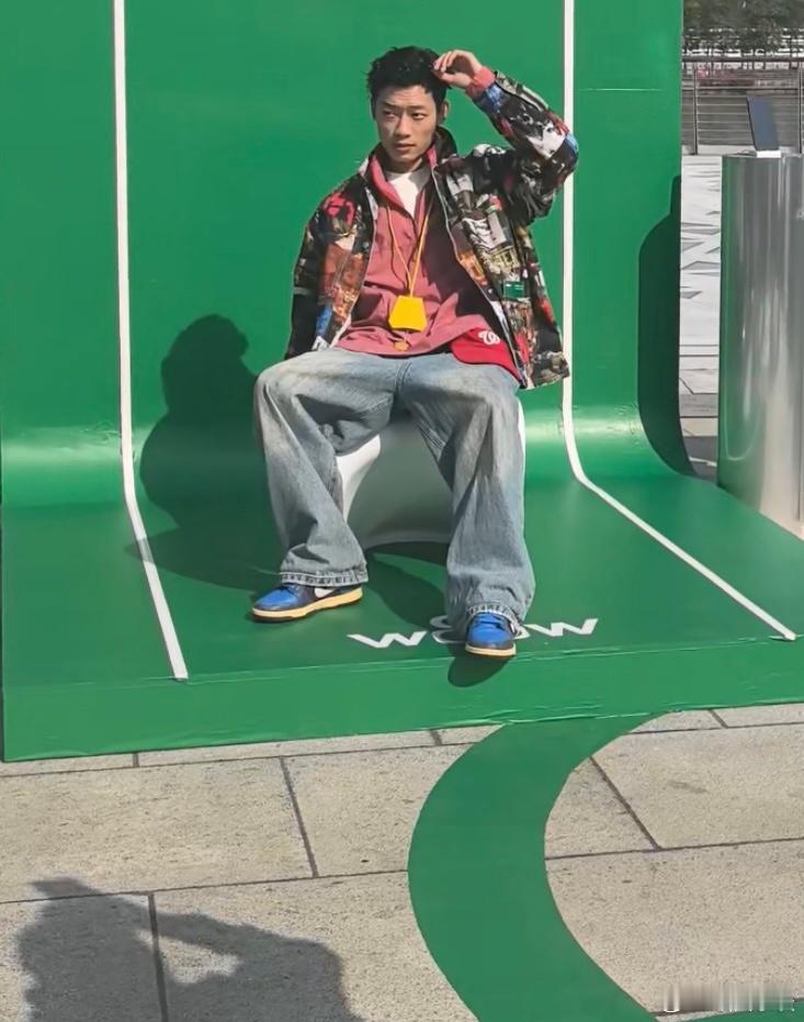 广州塔下的潮人聚会广州塔下到底有谁在啊 在这里不仅能欣赏广州塔的美景，还能遇到这