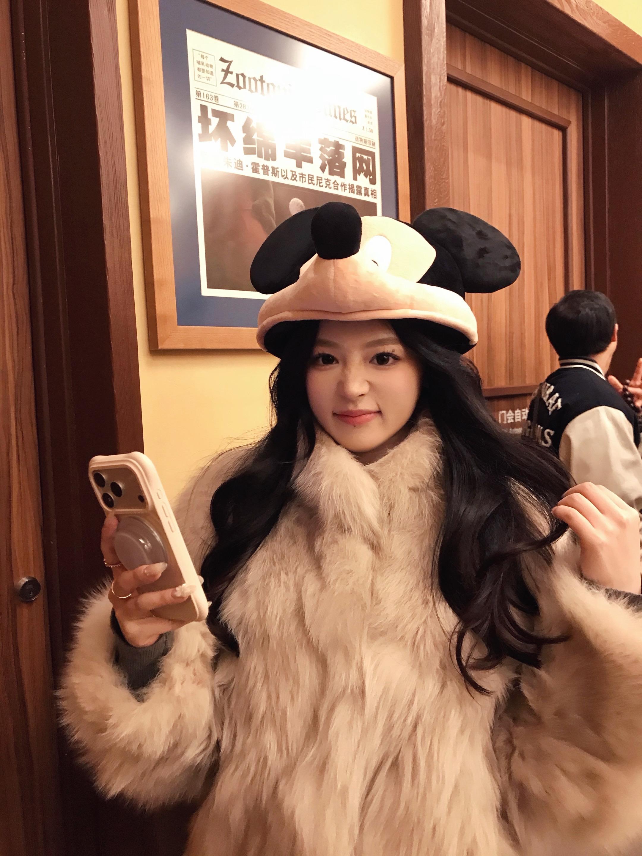 𝐃𝐢𝐬𝐧𝐞𝐲𝐲𝐲₊⁺🏰 早上好 我超开心的 我已经到...