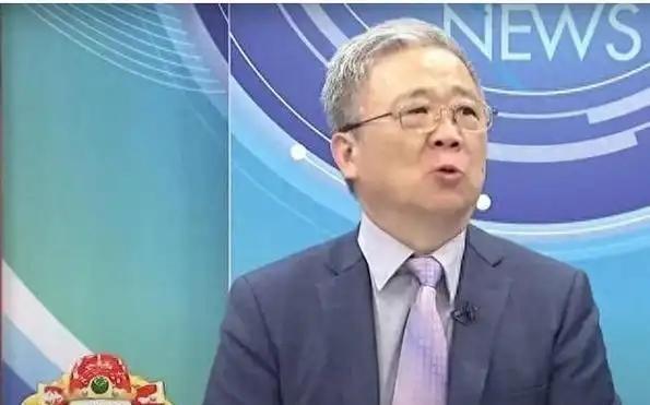 台湾退役将领栗正杰曾言：如果要我在“亲美”跟“亲中”两者之间做一个选择的话，我会