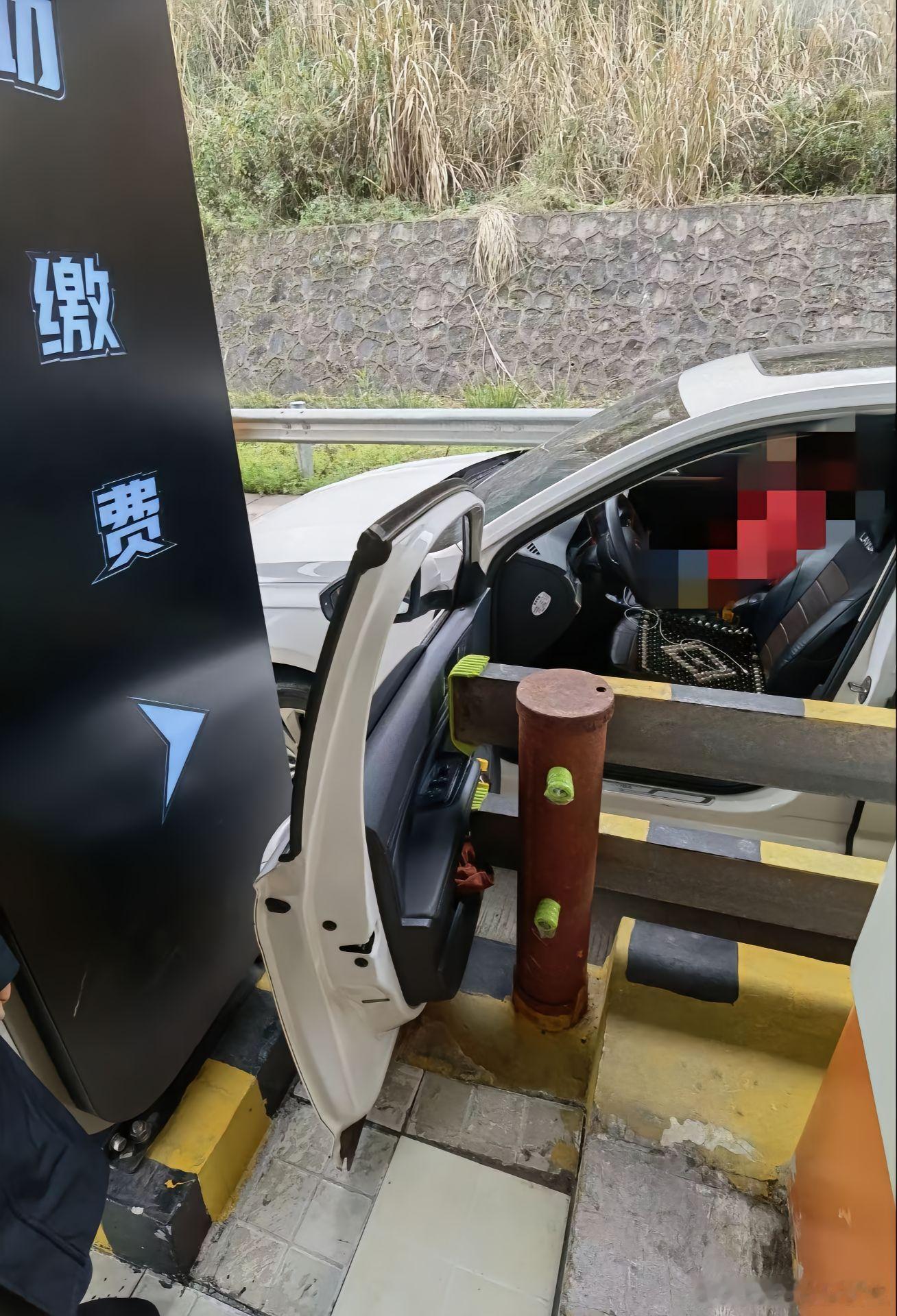 这又是怎么做到的？[doge]#大v聊车# ​​​