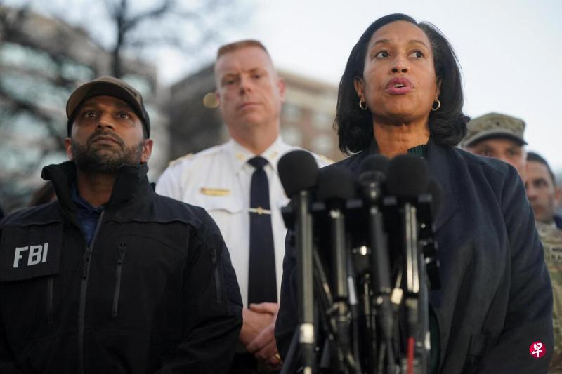 “自由美利坚，枪击每一天”这话真不是说着玩的！
11 月 26 号，白宫附近，两