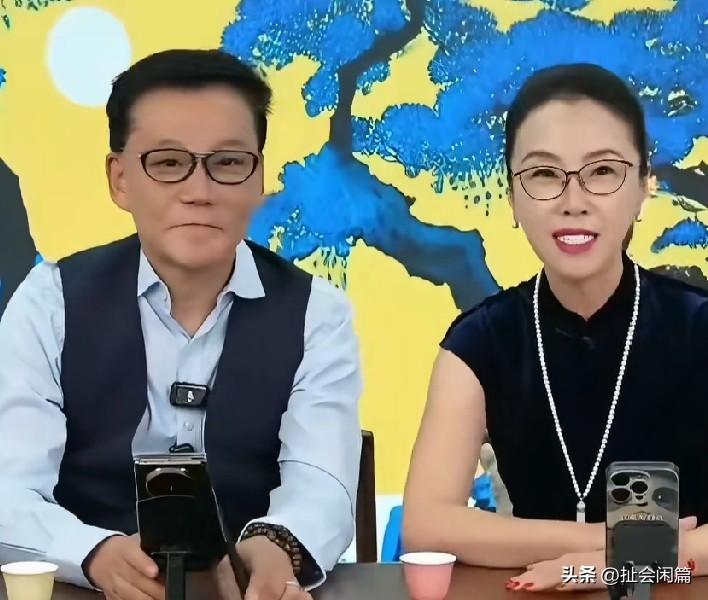 李国庆和张丹红在直播里，正面回应了网上传得沸沸扬扬的怀孕传闻。两人笑着辟谣，直言