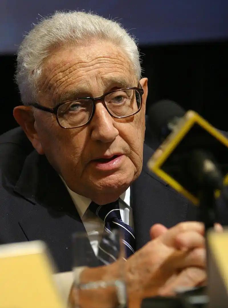 基辛格早就说过，俄乌要是拖下去，最惨的不会是美国，也不是那些小国，而是德国。这个