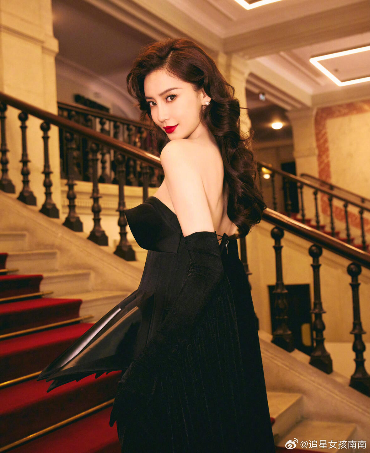 闪耀巴黎时装周的中国美女！美得太权威了[泪] ​​​