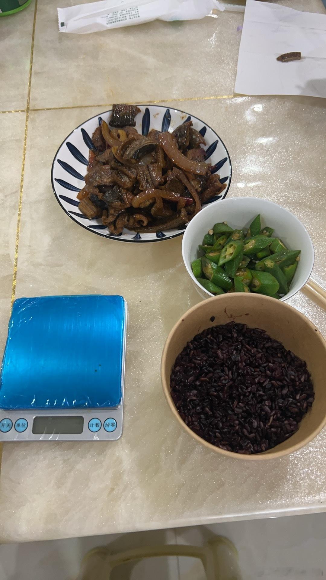 完了，现在要算着吃了[苦涩]减脂餐打卡 ​​​
