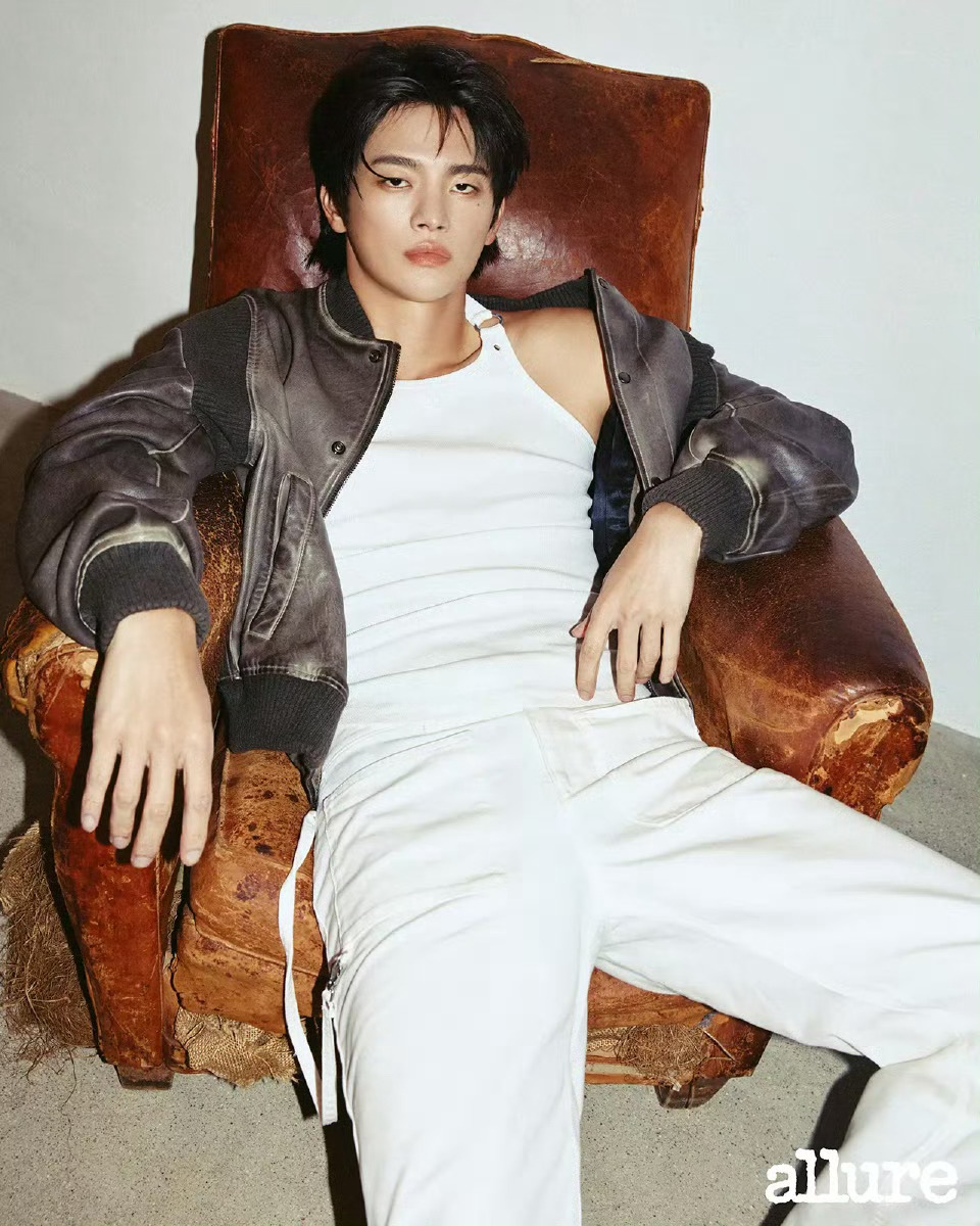 徐仁国 Allure Korea September 2025.9月刊 摄影: 