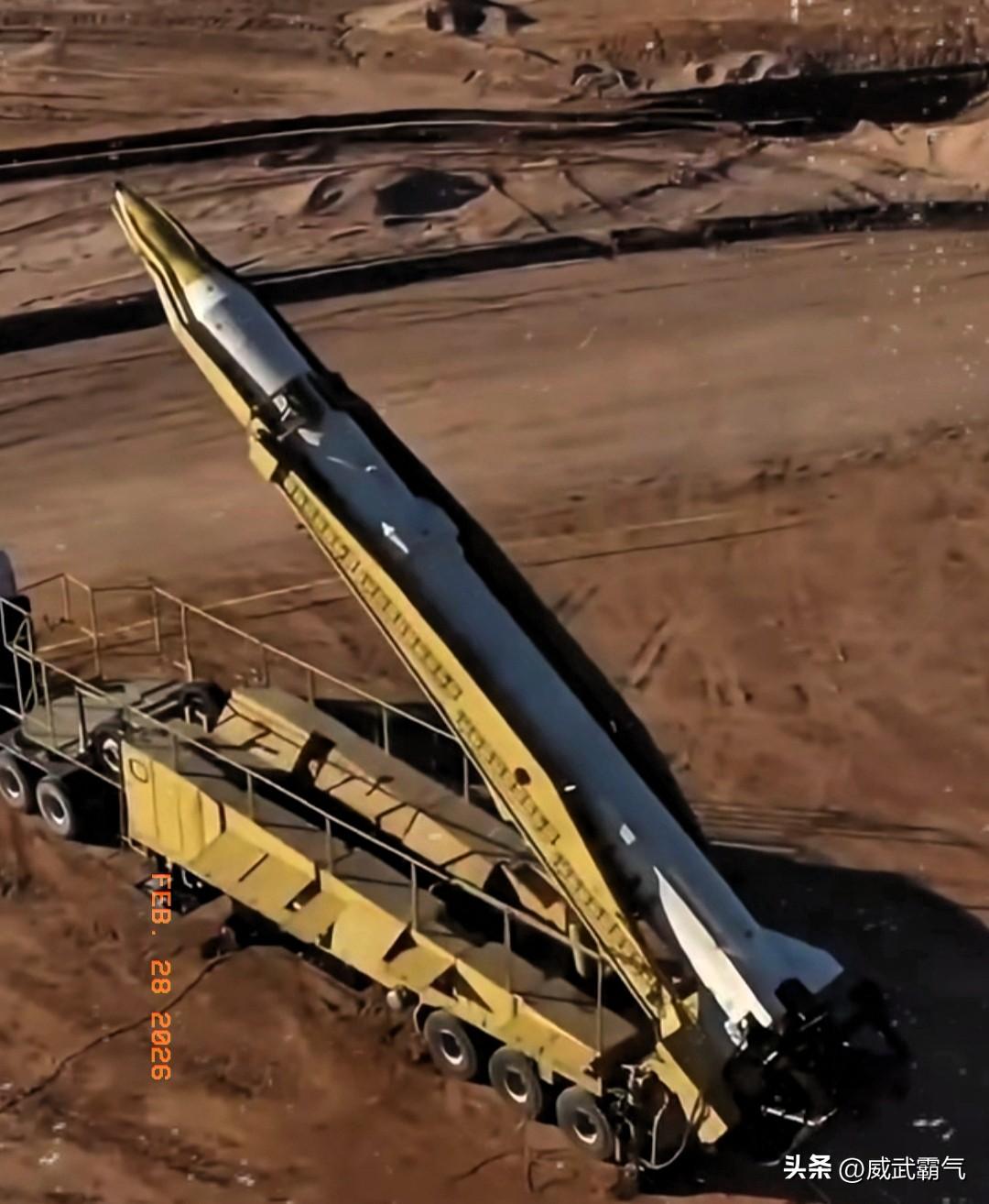 就在刚刚，两个小时之前伊朗4城30多地被炸后，德黑兰政权宣布：“毁灭性的”报复来