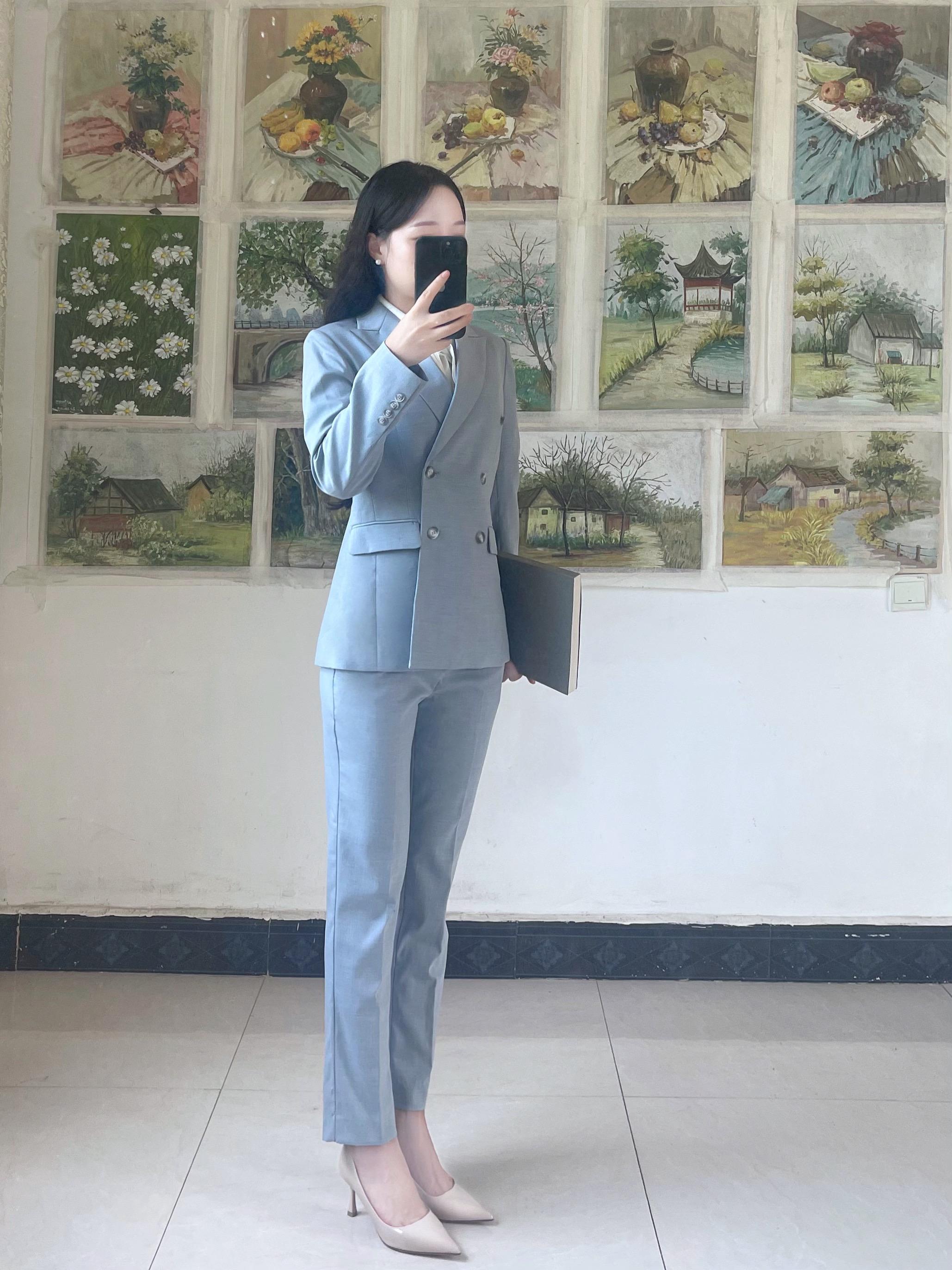 不是所有成长都惊天动地，那些耐心的答疑、温柔的鼓励、默默的守护，早已在...