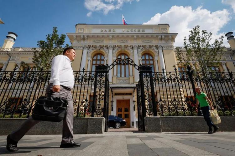 俄乌战场持续四年拉锯，前线装备、兵员损耗叠加多层外部制裁，俄罗斯整体战争损耗核算