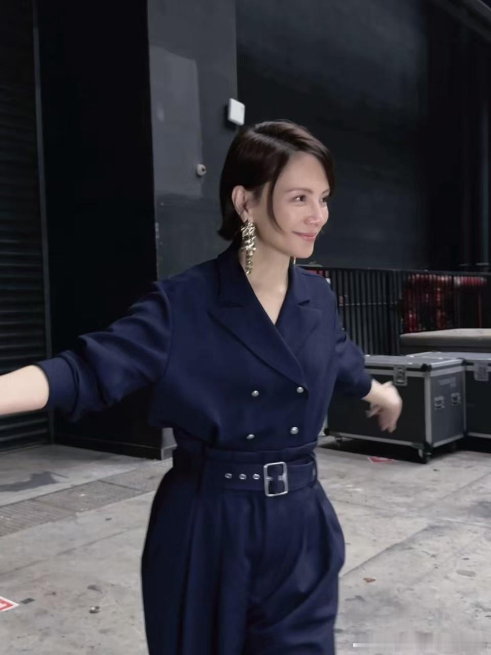 徐梦洁把李心洁抓来饭撒徐梦洁抓李心洁饭撒 这一段互动真的又甜又好笑，徐梦洁像个小