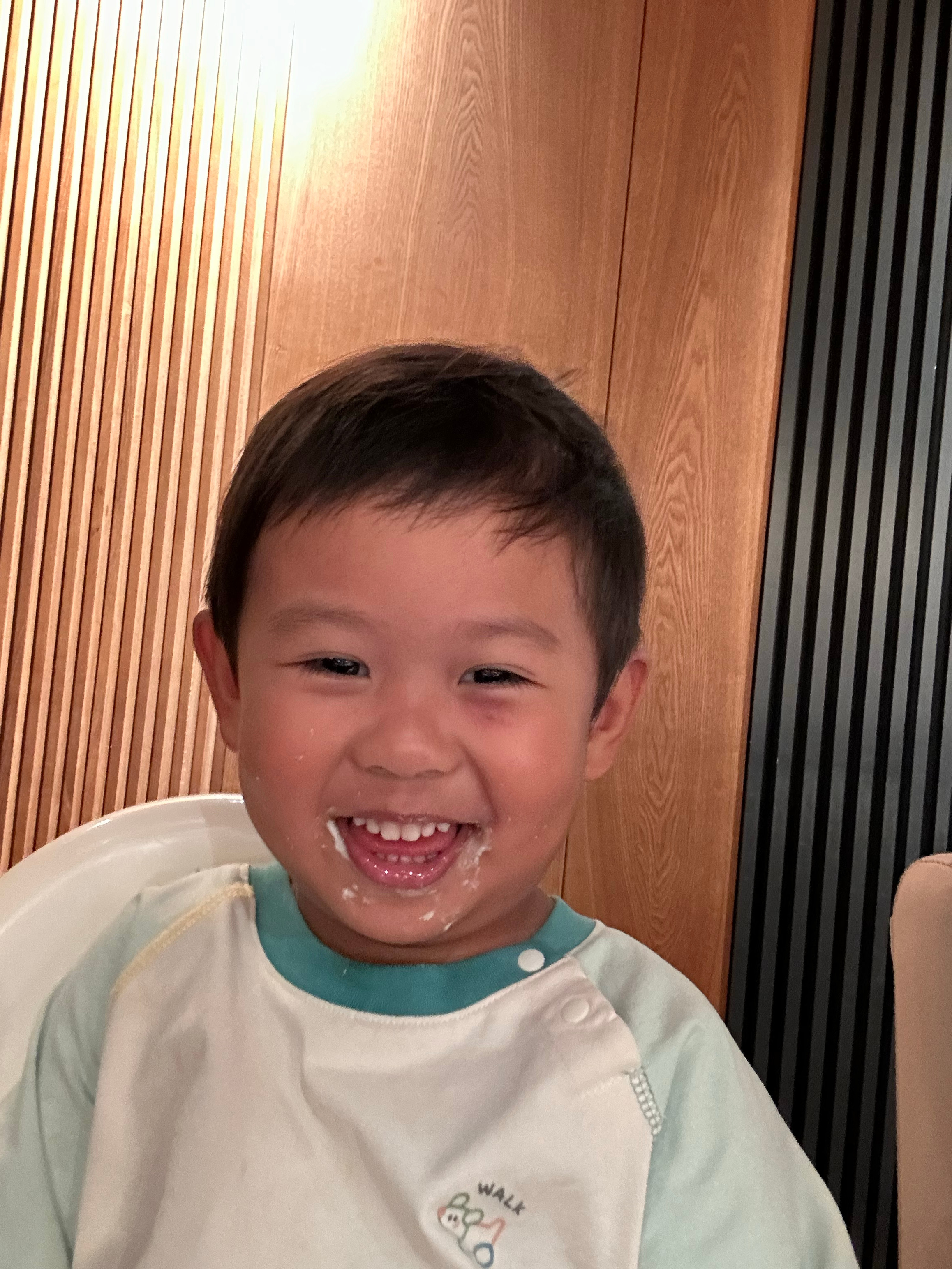 畅吃。年糕一直在吃