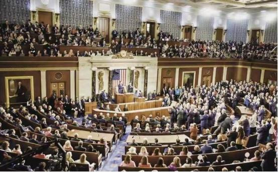 这下终于看清楚了，在国家统一的道路上，谁才是我们的绊脚石！军演第二天，也就是12