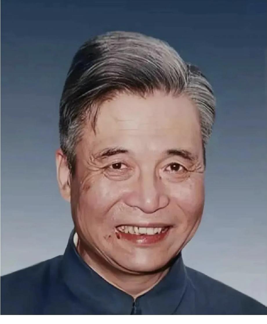 10月1日，别只记得放假，这个名字必须刻进骨子里！
 
今天举国欢庆，但有个名字