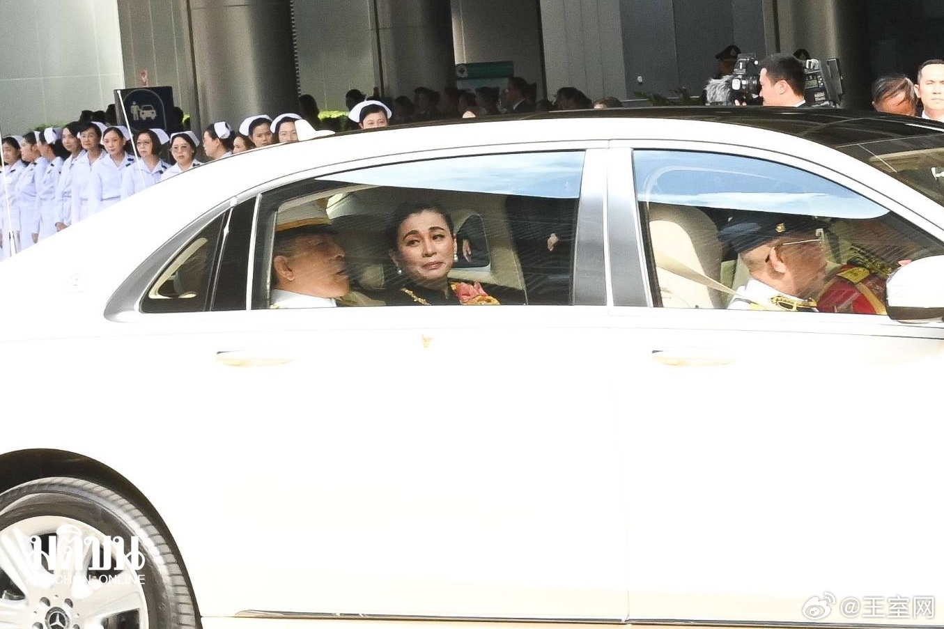 诗妮娜贵妃感觉应该哭了好长时间，难掩悲伤。世界各国王室泰国公主帕查拉吉迪雅帕逝世