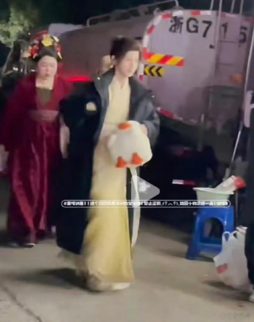 杨天真现身郭敬明《大梦归离》剧组，她居然也去客串了？之前奚梦瑶、娜扎、彭小苒、易