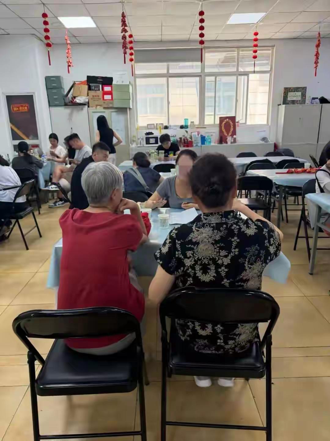 陕西，大爷听信保险业务员的营销话术，砸了200万身家购买保险，回家后越想越不对劲