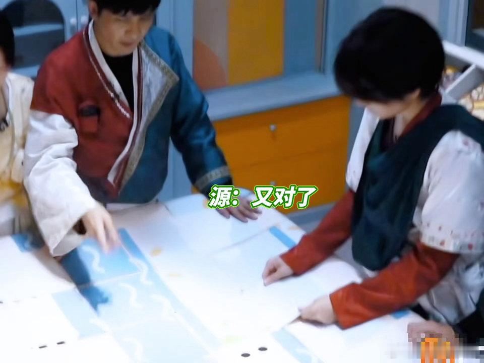张真源把对了当逗号用这段听得我笑出声，讲话频频穿插“对了”，相当于自带停顿逗号，