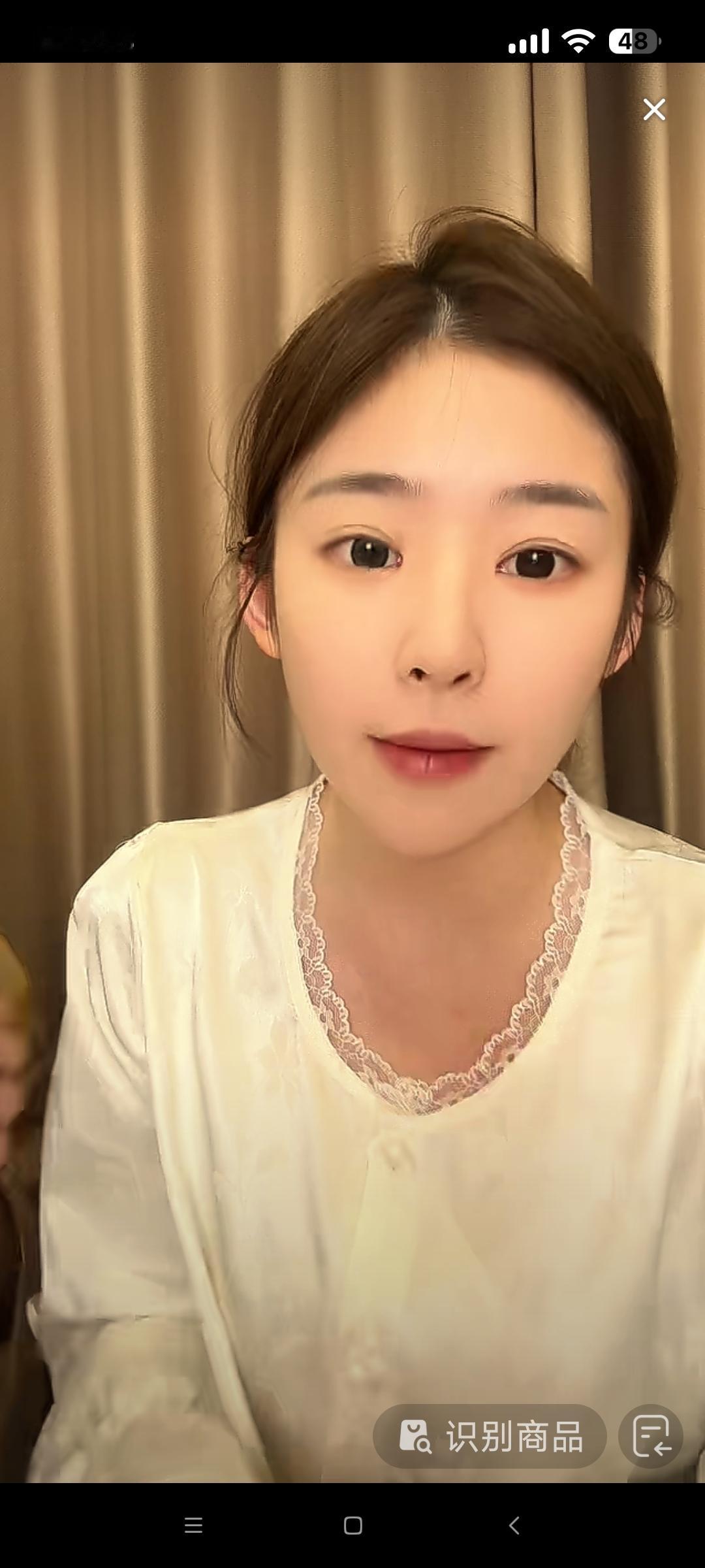 拿了王思聪的钱之后啊
黄一鸣没消停了，又是开了直播了，对于为什么频繁开直播？


