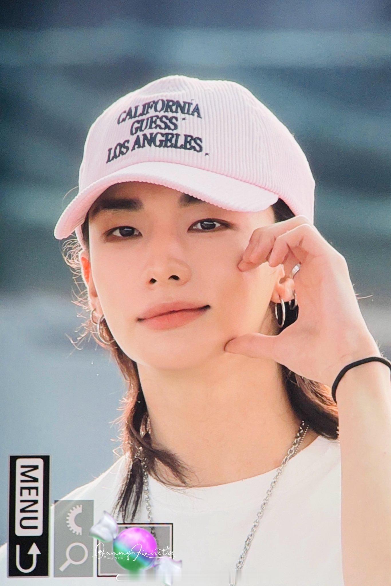 黄铉辰今日机场新闻图+饭拍预览 cr logo