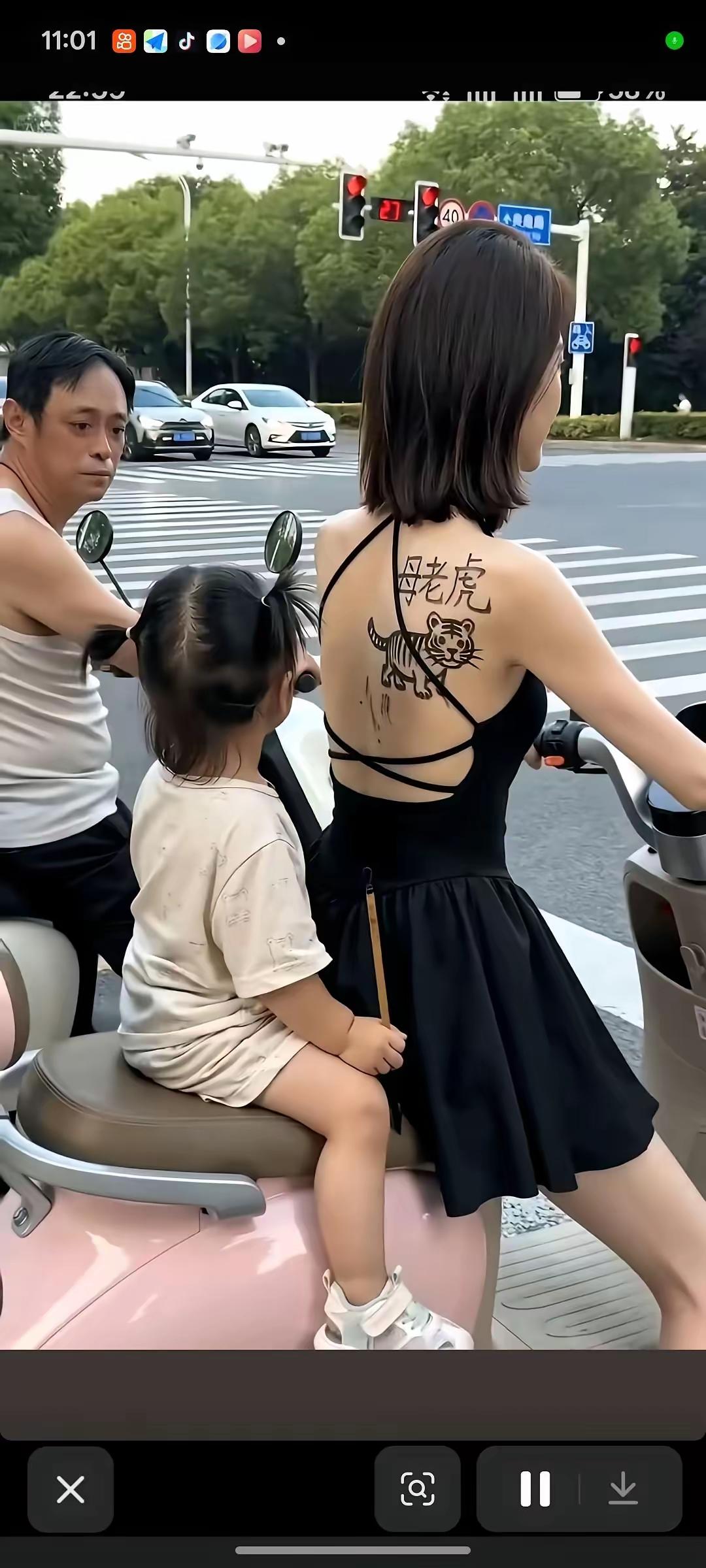 挺光滑柔美的背，不过，纹上这几个字之后，威慑力立刻拉满！请问，还有人敢觊觎吗？