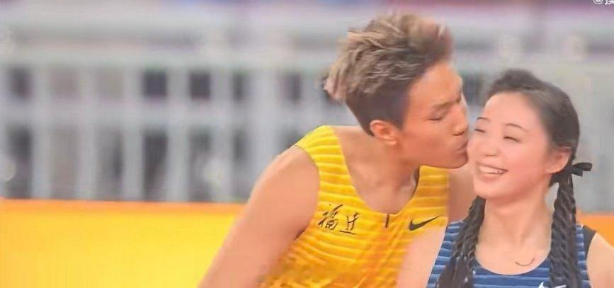 真情侣互相鼓励，挺好的，主打一个爱情和奖牌我全都要代入了一下央视解说，上班时间被