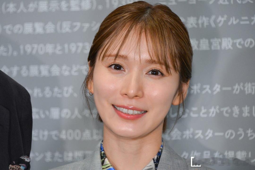 日娱新闻松冈茉优 松岡茉優于6月9日出席了在东京国立新美术馆举行的“毕加索 me