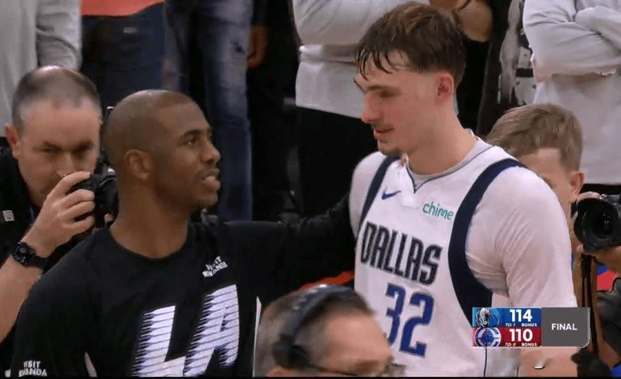 洛杉矶球迷晒保罗和弗拉格赛后相互致意图并配文：“一位21年的联盟老兵与一位初出茅