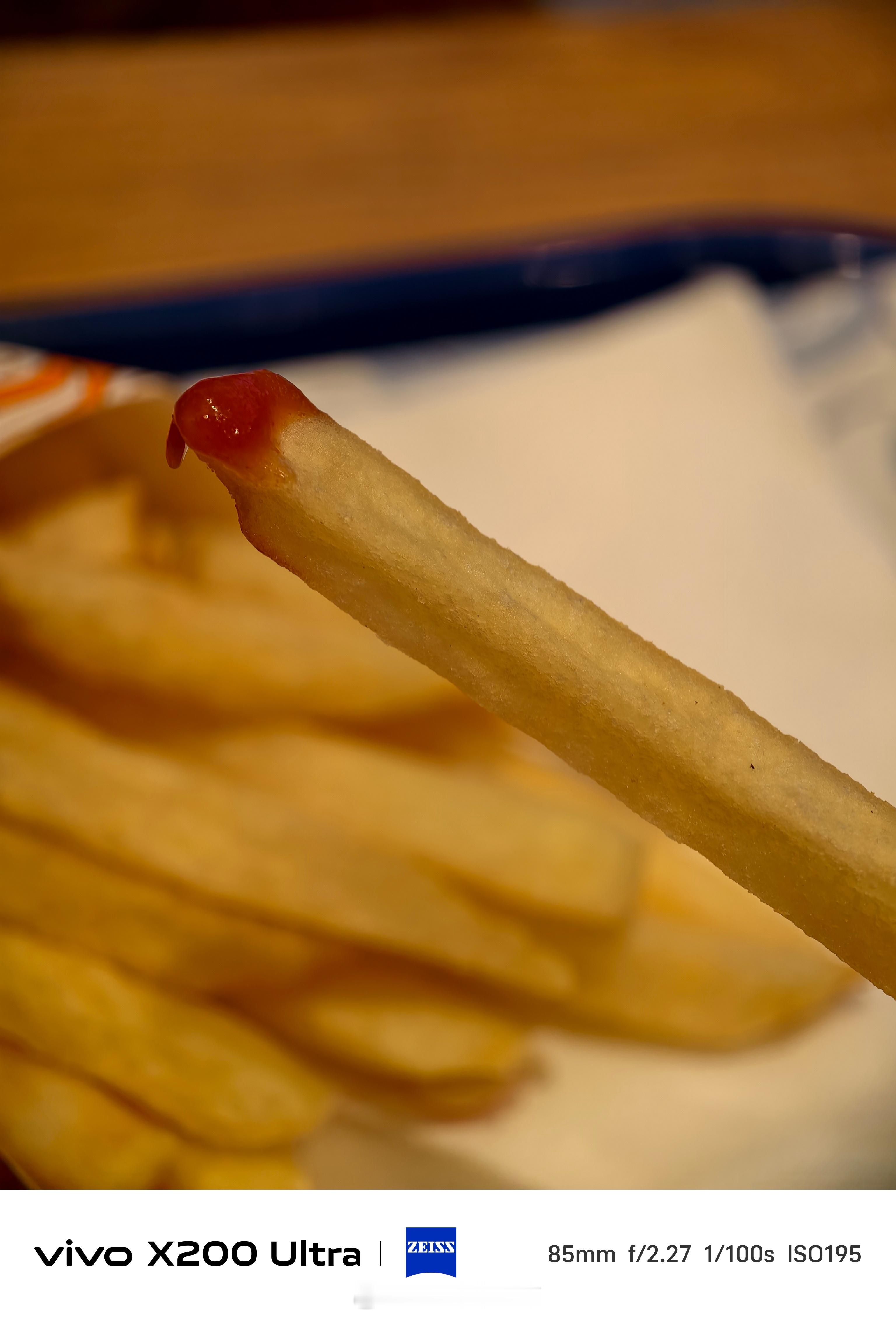 晚安朋友们，薯条🍟我最喜欢汉堡王，最不喜欢肯德基，你呢？ ​​​