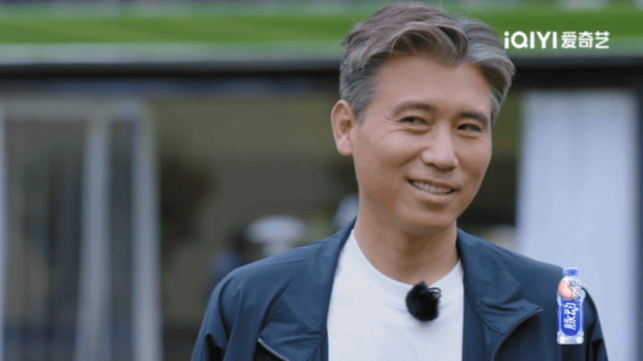 原来艺人的大片都是这么拍出来的胡军说时尚大片摄影师都忽悠人 就说看综艺能学到东西