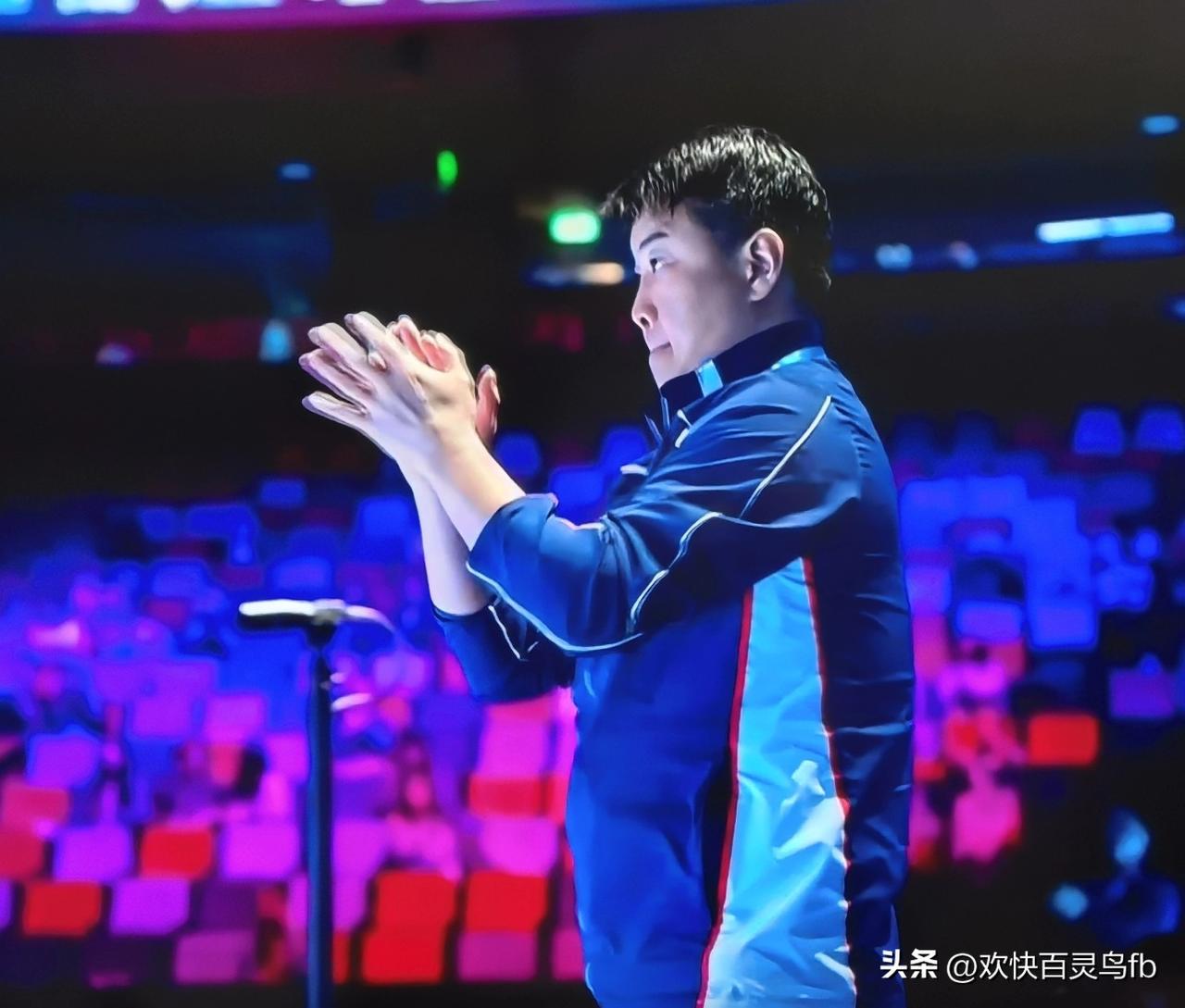 谁说把资源都给了王楚钦？教练一哥亲自下场指导周启豪赢了首战。
澳门世界杯男乒小组