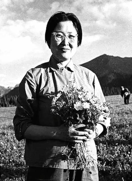 1970年，李敏被安排到河南遂平的农场接受“再教育”，毛泽东知道后，只跟她说了一