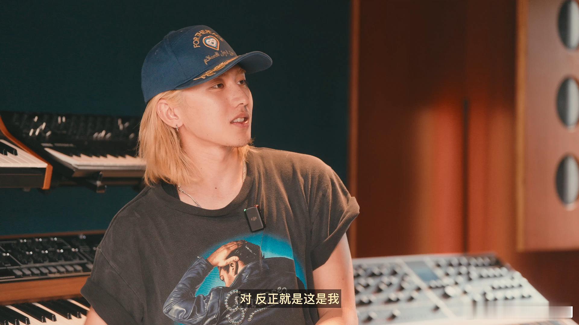 蔡徐坤deadman后首次专访 谁能拒绝认真搞音乐的蔡徐坤？专访里侃侃而谈，分享
