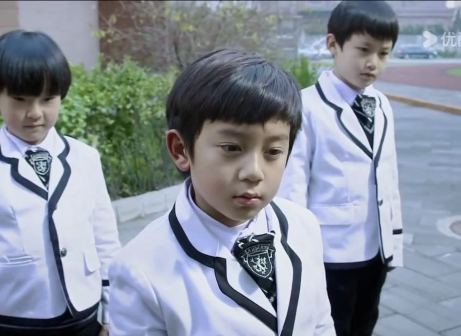 林沐然小时候演校霸，长大了演屠村，这孩子打小就是个狠角色