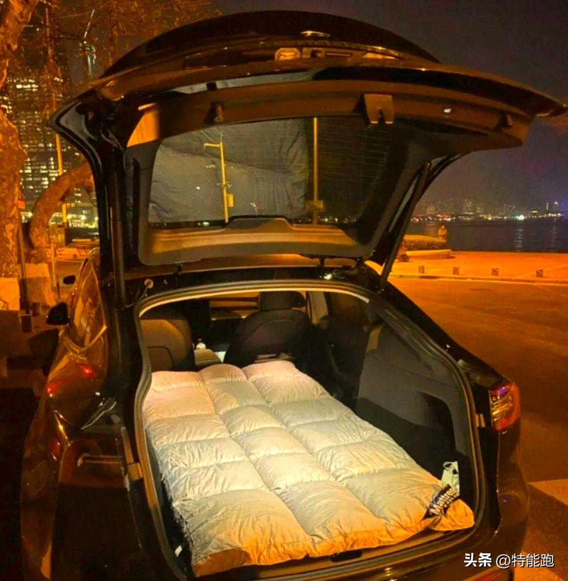 特斯拉的自动驾驶靠谱吗?【开车体验】

第一次带家人露营，开着露营模式，空调设2