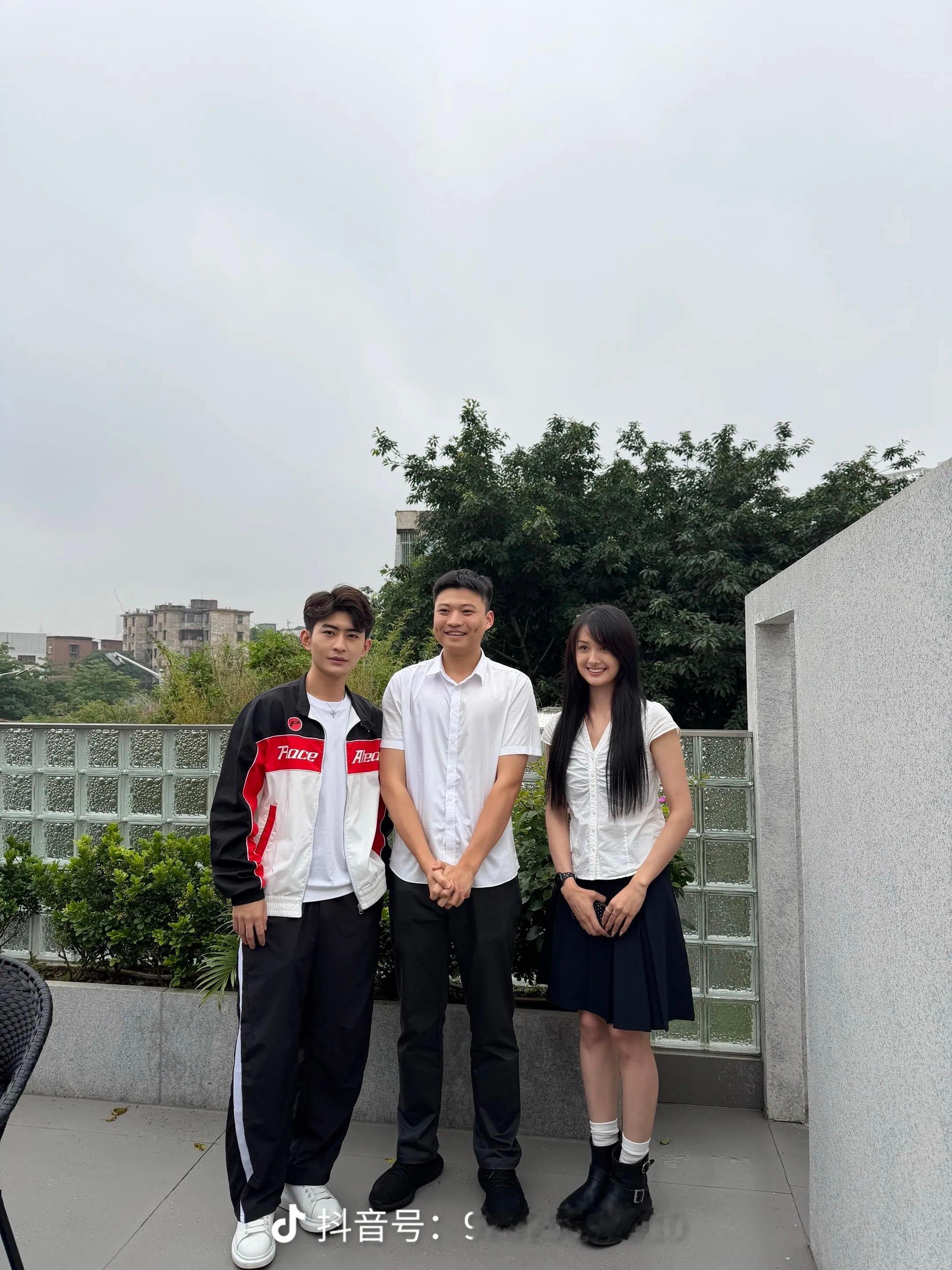 网友偶遇楚雨荨和慕容云海 